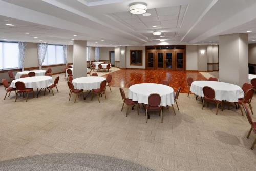 Ramada by Wyndham Milwaukee
