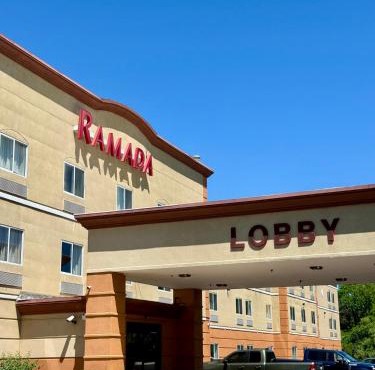 Ramada by Wyndham Glendale Heights/Lombard