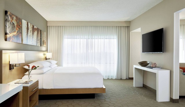 Renaissance Chicago Glenview Suites Hotel