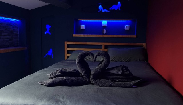 Romantic experience - Air-conditioned - 30 min from the sea. Ideal for a couple!