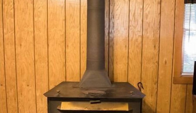 Romantic Wilderness cabin near Starved Rock at Kishauwau Cabins - 2 adult max
