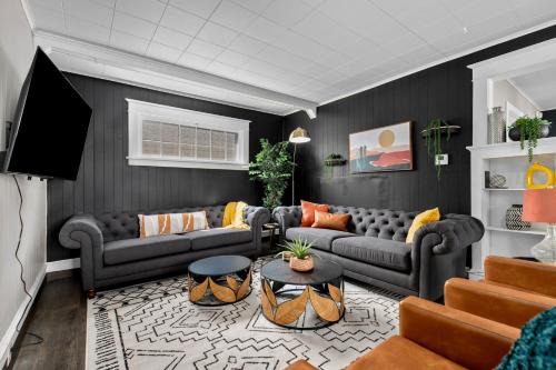 Roomy Central Hub Games, Fire Pit & Downtown Fun