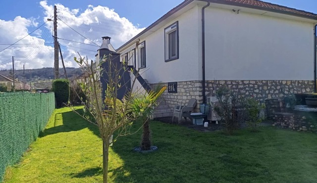 Sacha house in a quiet urban area
