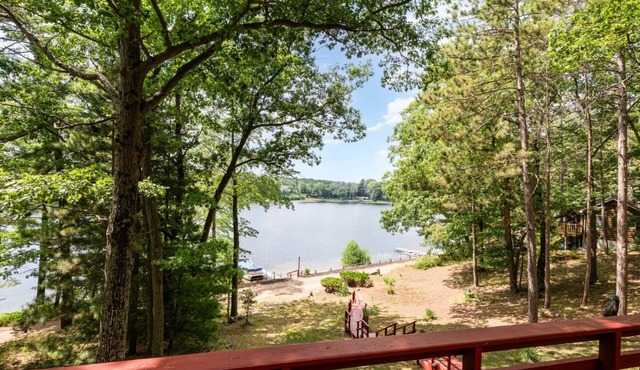 Sandy Beach Lakefront 5BR/2BA Sleeps 15!