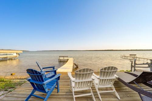 Scenic Cottage w/Private Dock on Torch Lake