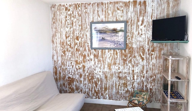Seaside Villa T4, 8 Guests, 3 Terraces, 2 Bath, 350m to Beach, Leucate