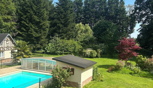 self-contained accommodation in a farmhouse with private swimming pool
