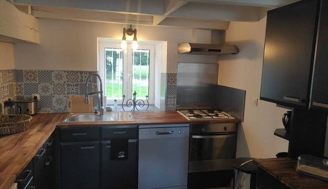 Self-contained studio in a natural setting dedicated to well-being in Montrem