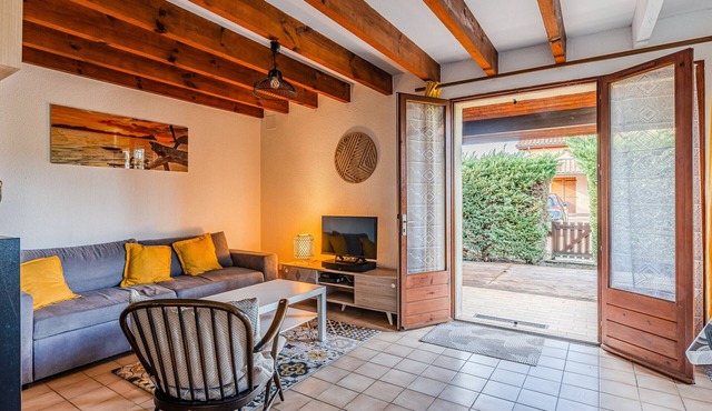 Semi-detached house in Sanguinet, near lake, with garden and Wi-Fi