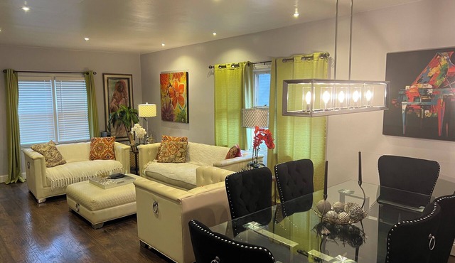 Serenity - Loft Style Near Downtown+Freeway, UPR Duplex, Separate Entrance