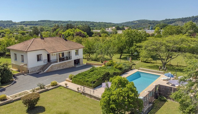 Sergetta, a house with a big pool and huge garden