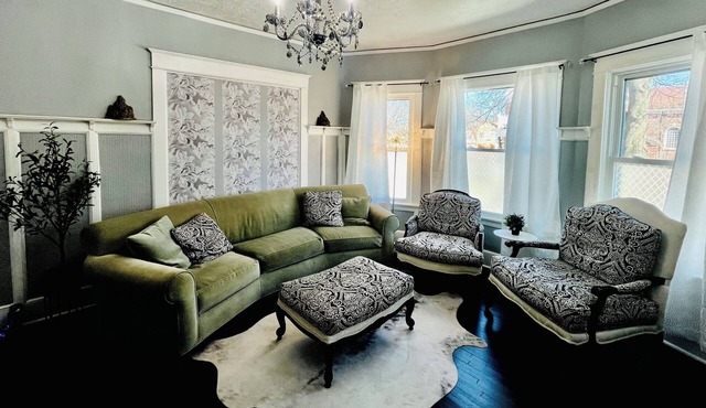 Silver Swan in Riverwest!