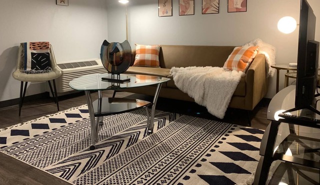 Sleepover: Lovely 1BD/1BA - Downtown Des Moines