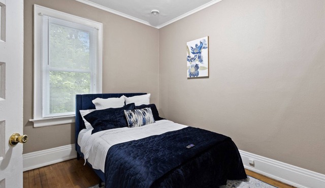 Spacious 3br - w/Garage