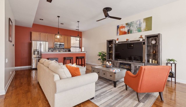 Spacious 4BR Condo | Pool Table | Near McCormick