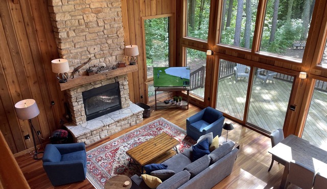 Spacious & Cozy Lodge Available July 4th Weekend