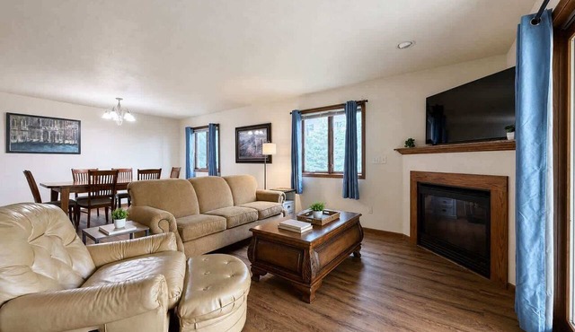 Spacious Family Home near Appleton and Green Bay