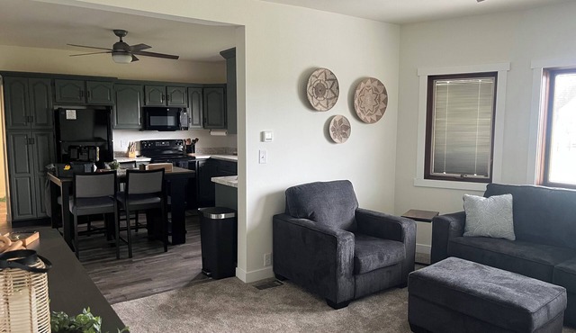 Spacious Lancaster Retreat 4 bed 2 bath -sleeps 11