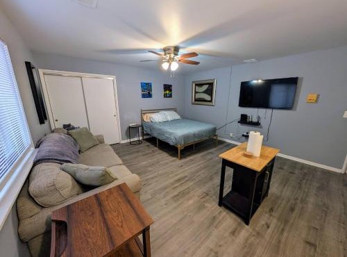 Spacious Studio near Brady St