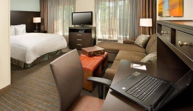 Staybridge Suites Chicago - Glenview by IHG