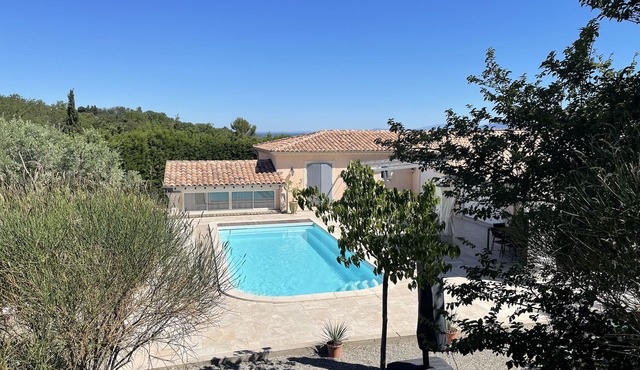 Studio Le soleil couchant, in Provence near Avignon