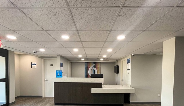 Studio 6 Rockford, IL – RFD Airport