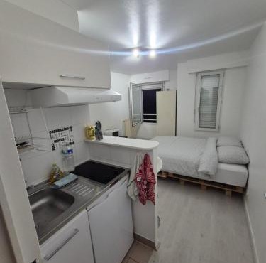 Studio a Suresnes in Suresnes
