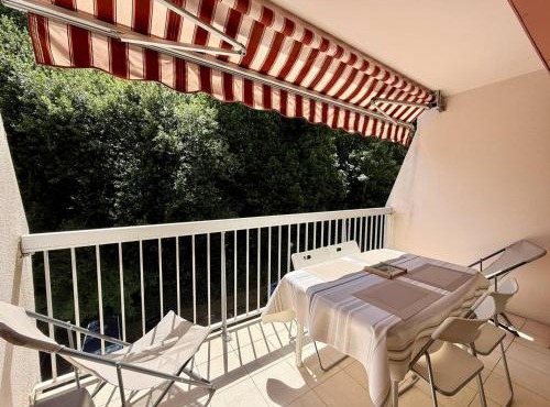 Studio Cabine à Arcachon, Proche Centre, Balcon ensoleillé, Parking, à 600m de la Plage - FR-1-433-98 in Arcachon