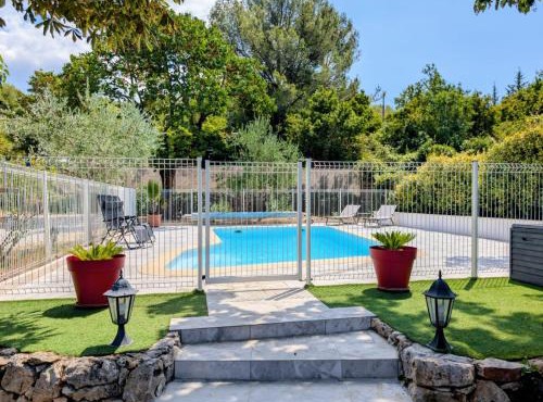 Studio climatisé avec piscine