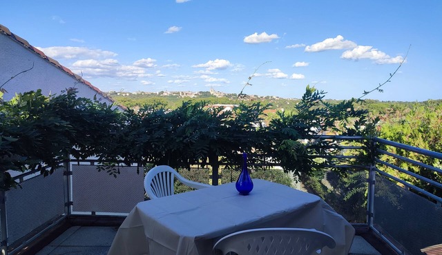 Studio with large 9m² terrace, exceptional view, 5 min from Fonséranes locks