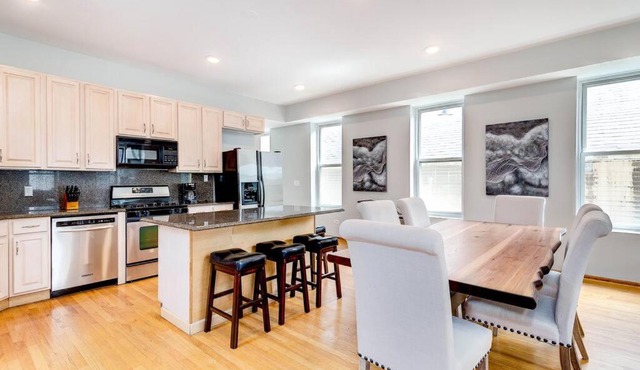 Stunning 2 Floor Penthouse Downtown