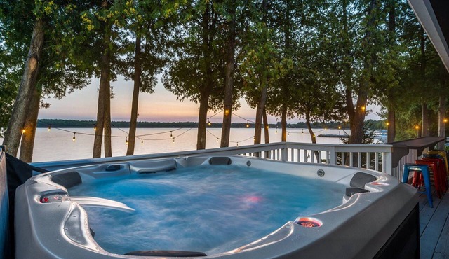Stunning Waterfront Cottage | Private Dock + Hot Tub