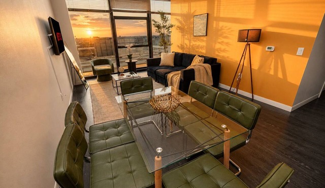 Stylish Westown 2BR Retreat 10 min to Fiserv Forum