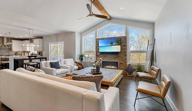 Sunny 3BR | Near Madison Trails