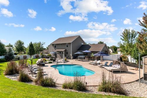 Sunny Days Await Seasonal Pool & Hot Tub Retreat