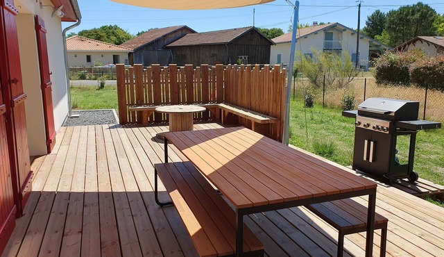 Sunny vacation home. Ideally located between lake, beach and forest.