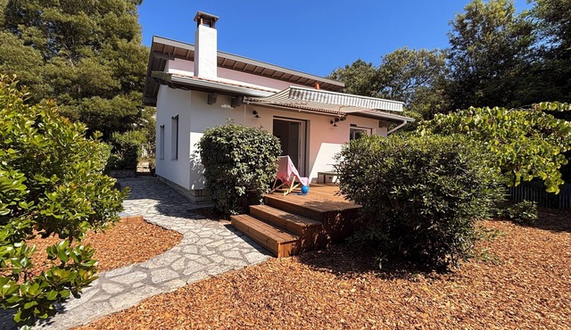 SUPERB NEW 2-BEDROOM HOUSE WITH GARDEN PETANQUE-50 METRES FROM THE BEACH