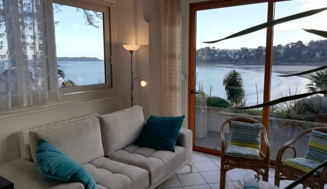 * Superb sea view * in a 4-room comfort apartment, direct access to the beach, park, wifi