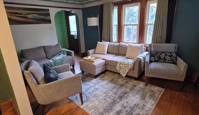 Terrific 4-bedroom house with AC in vibrant Milwaukee