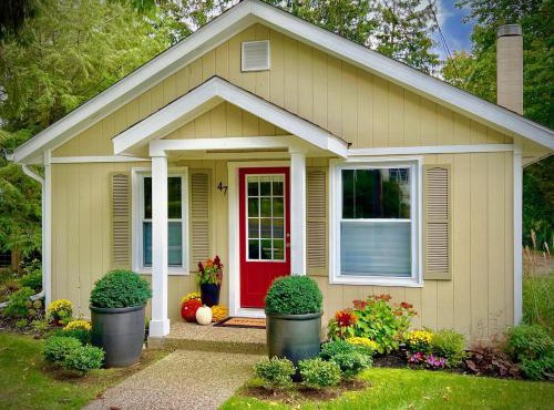 The Sharlene-Hot tub Fenced yard Steps to Douglas
