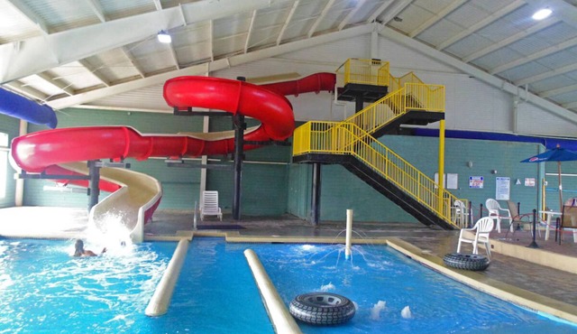 Three Units | Free Breakfast | Direct Pool & Jacuzzi Access | Nearby Lake & Park
