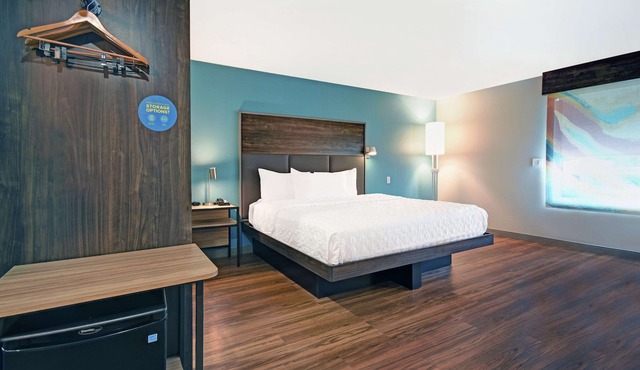 Tru by Hilton Grand Rapids Airport