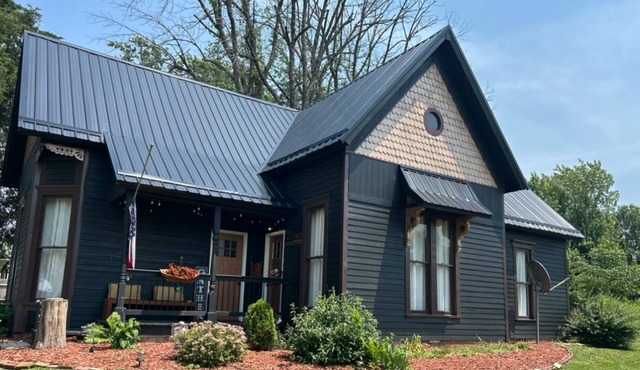 Turkey Run Retreat - Fire Pit - Sauna - Sleeps 12