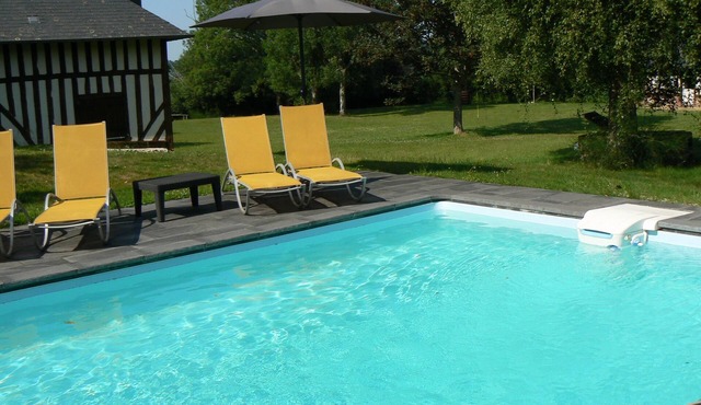 Typical property, 20 km from Deauville: 3 houses, tennis, swimming pool