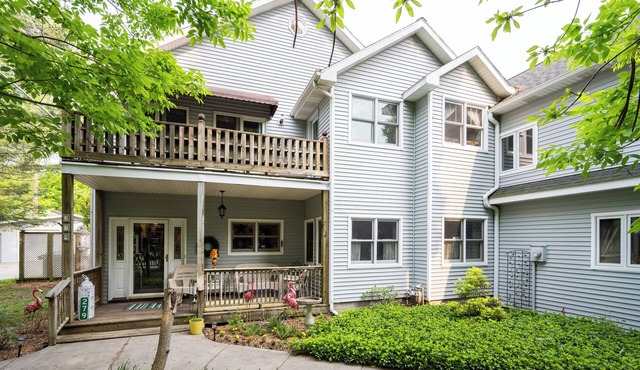 Ultimate Group Retreat | Sleeps 20 | Beach + Hot Tub