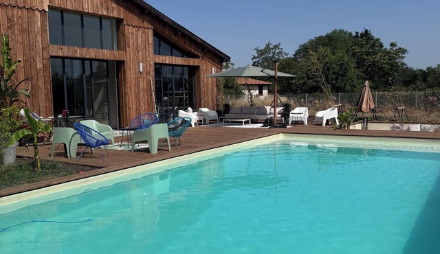 ⭐ Villa Aetheria: Large Pool, Movie Theater—An Exceptional Villa Near Bordeaux