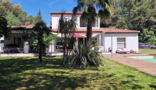 Villa de standing piscine 4-bedroom villa with WiFi, AC in fantastic Marseille