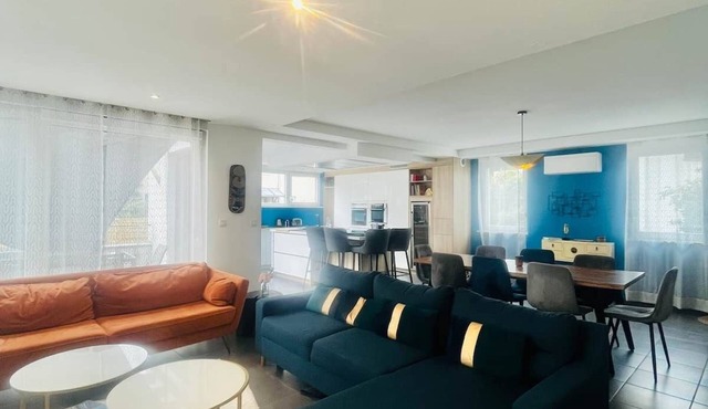 Villa Exclusive 10pers, Garages, 10 min Cathedral