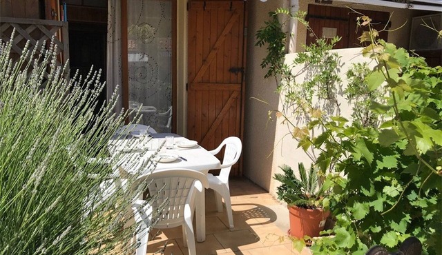 Villa with Loft and Cabin for 4 People in Port Leucate, Parking included