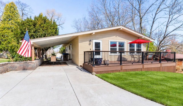 Walk to Pier 290 & Beach! Lake Geneva Getaway Near Lake Path